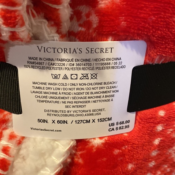 ❄️❤️❄️NWT VS Sherpa Blanket - Picture 9 of 14